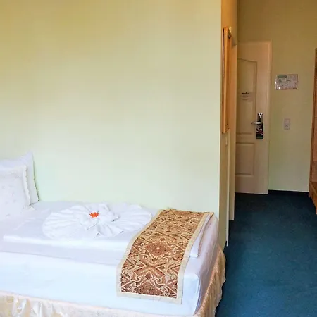Karlshorst Hotel 3*